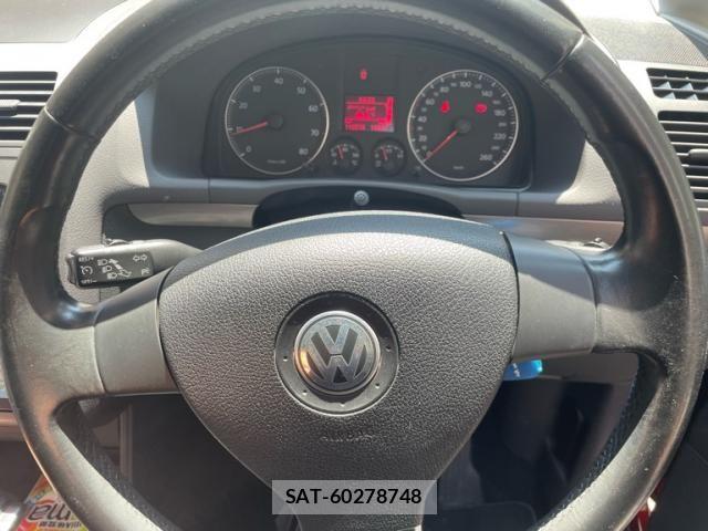 VolksWagen GOLF TOURAN 2010-05 8369739-19