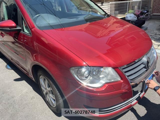 VolksWagen GOLF TOURAN 2010-05 8369739-2