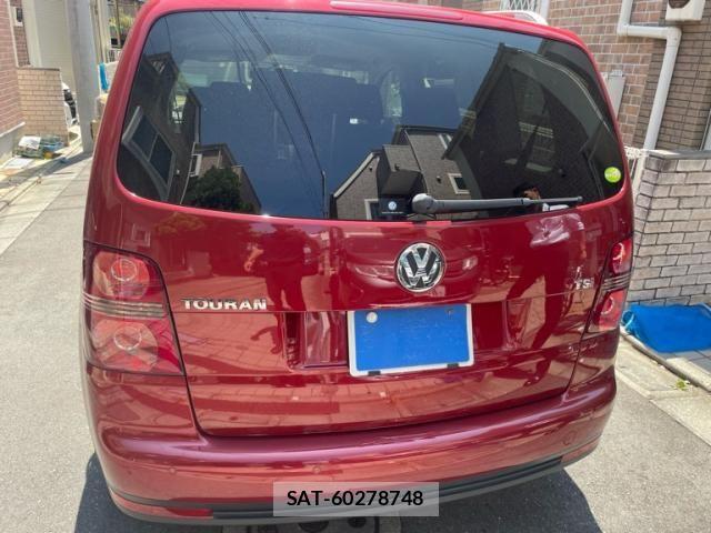 VolksWagen GOLF TOURAN 2010-05 8369739-6