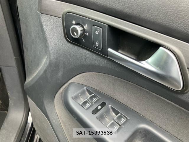 VolksWagen GOLF TOURAN 2014-05 8372384-15
