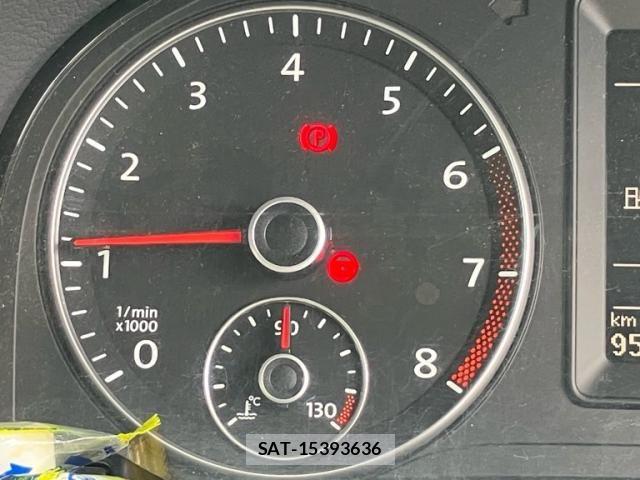 VolksWagen GOLF TOURAN 2014-05 8372384-17