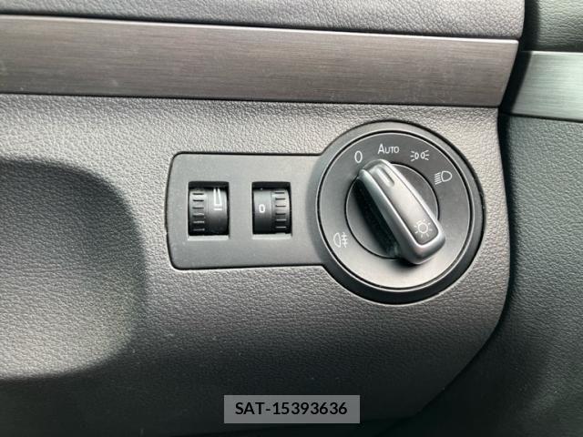 VolksWagen GOLF TOURAN 2014-05 8372384-21