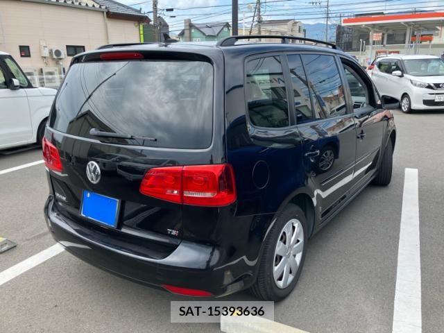VolksWagen GOLF TOURAN 2014-05 8372384-2