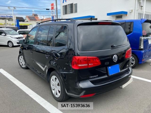 VolksWagen GOLF TOURAN 2014-05 8372384-3
