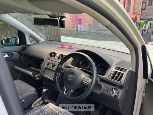 VolksWagen GOLF TOURAN 2013-11 8372383-14
