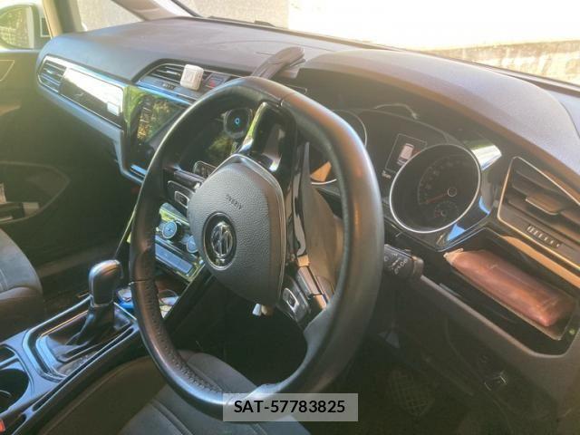 VolksWagen GOLF TOURAN 2018-09 8415839-14
