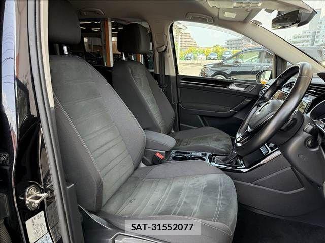 VolksWagen GOLF TOURAN 2018-10 8415846-15