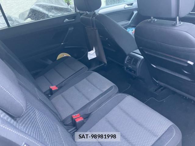 VolksWagen GOLF TOURAN 2016-08 8415841-14