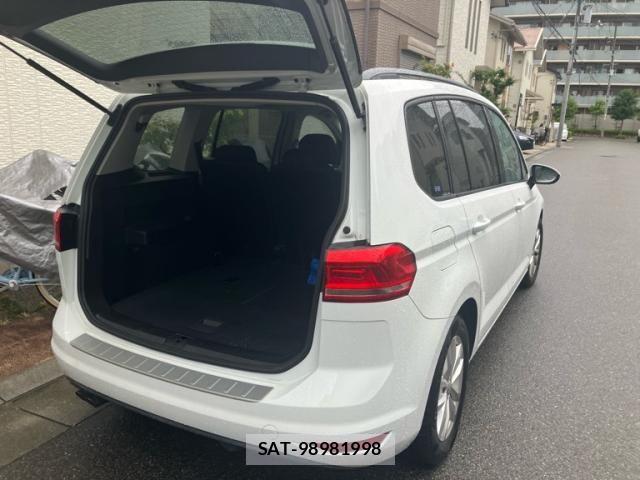 VolksWagen GOLF TOURAN 2016-08 8415841-1