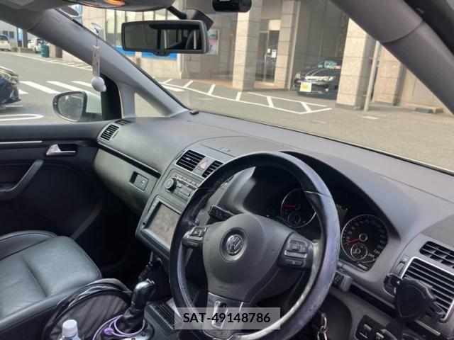 VolksWagen GOLF TOURAN 2011-10 8439104-15