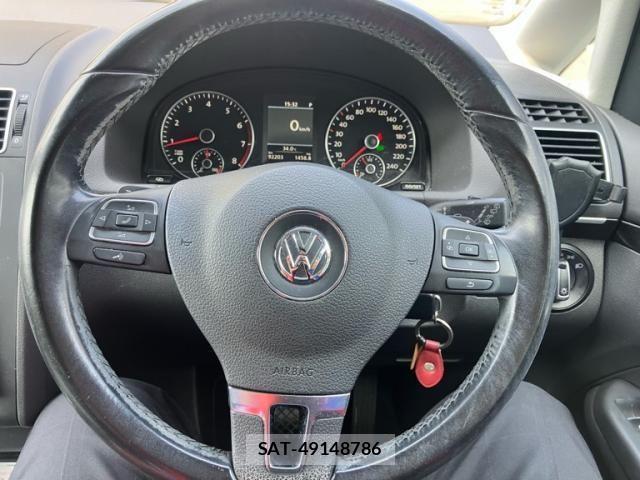 VolksWagen GOLF TOURAN 2011-10 8439104-16
