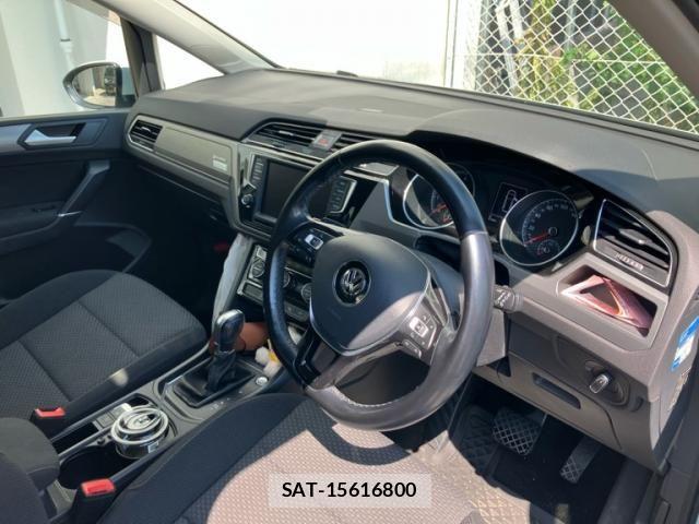 VolksWagen GOLF TOURAN 2017-06 8564091-11