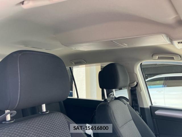 VolksWagen GOLF TOURAN 2017-06 8564091-14