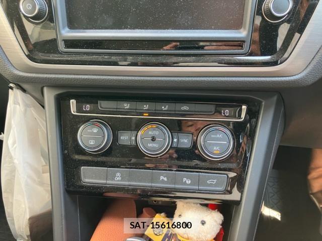 VolksWagen GOLF TOURAN 2017-06 8564091-18