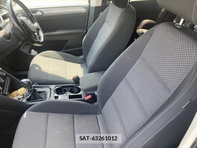 VolksWagen GOLF TOURAN 2017-09 8564093-12