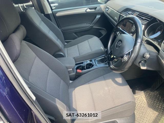 VolksWagen GOLF TOURAN 2017-09 8564093-17