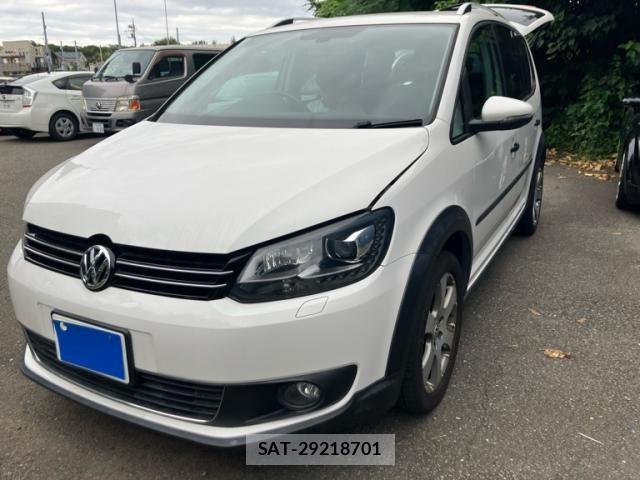 VolksWagen GOLF TOURAN 2013-04 8629744-0