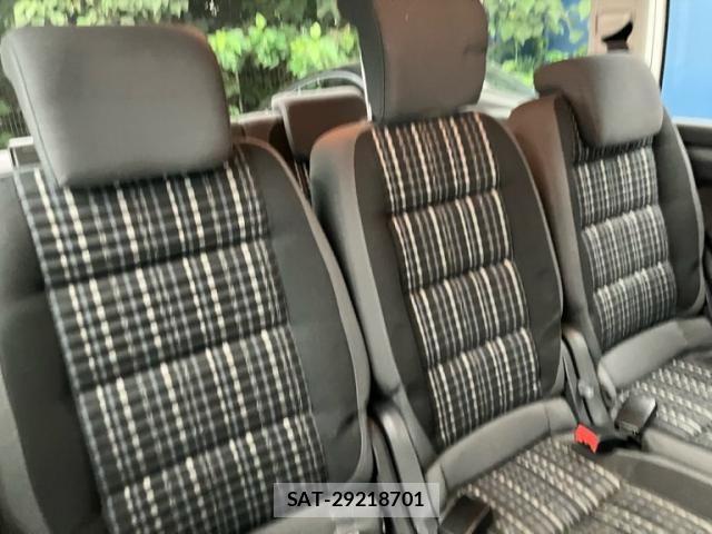 VolksWagen GOLF TOURAN 2013-04 8629744-12