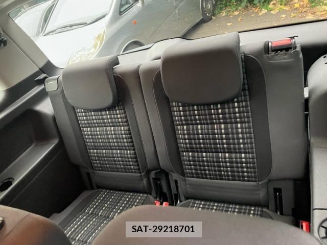 VolksWagen GOLF TOURAN 2013-04 8629744-13