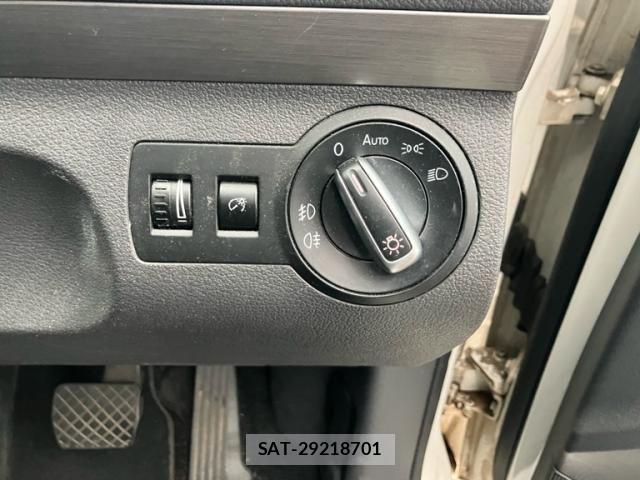 VolksWagen GOLF TOURAN 2013-04 8629744-15