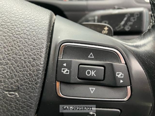 VolksWagen GOLF TOURAN 2013-04 8629744-16