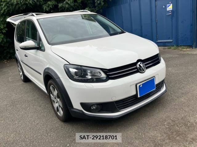 VolksWagen GOLF TOURAN 2013-04 8629744-1