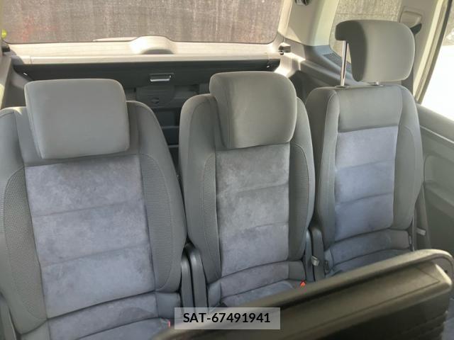 VolksWagen GOLF TOURAN 2013-06 8667142-14