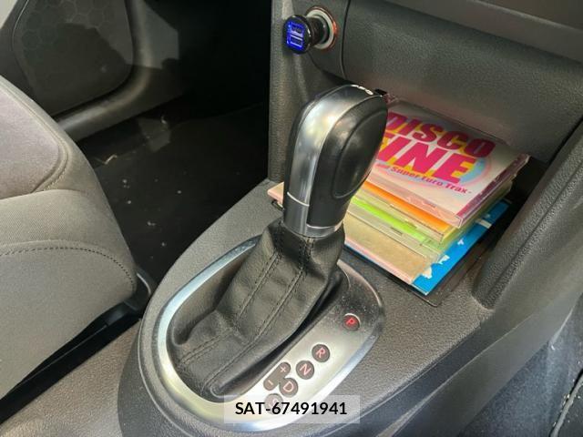 VolksWagen GOLF TOURAN 2013-06 8667142-17