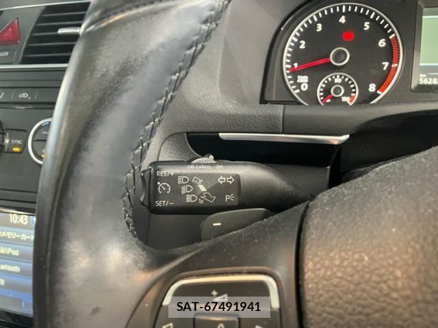 VolksWagen GOLF TOURAN 2013-06 8667142-21