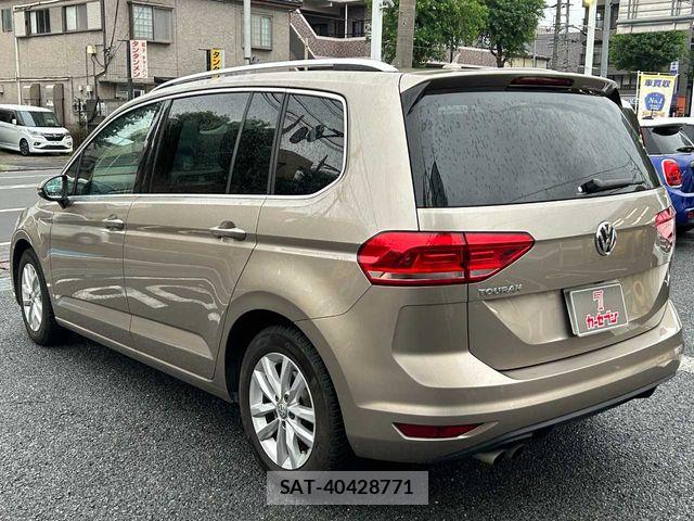 VolksWagen GOLF TOURAN 2018-05 8662410-28