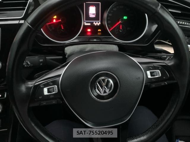 VolksWagen GOLF TOURAN 2017-10 8686925-9