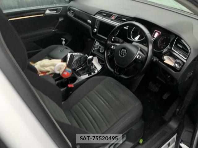 VolksWagen GOLF TOURAN 2017-10 8686925-11