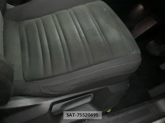 VolksWagen GOLF TOURAN 2017-10 8686925-12
