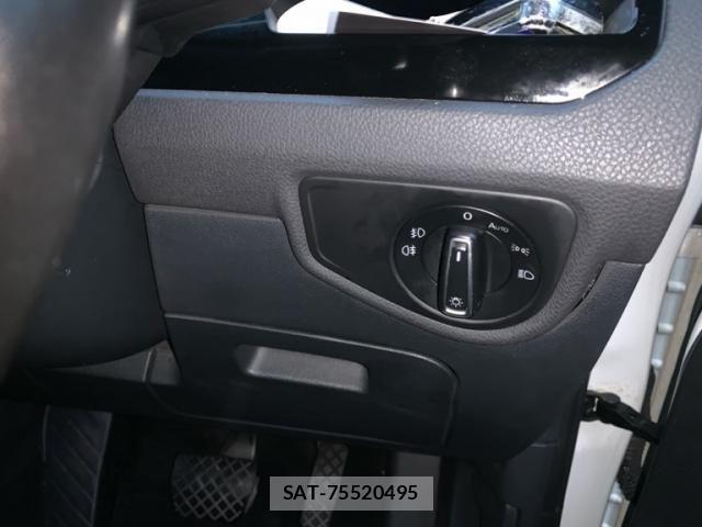 VolksWagen GOLF TOURAN 2017-10 8686925-18