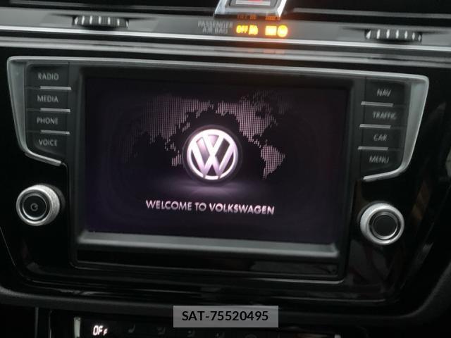 VolksWagen GOLF TOURAN 2017-10 8686925-21