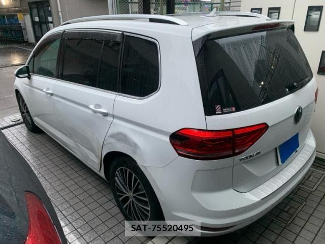 VolksWagen GOLF TOURAN 2017-10 8686925-3