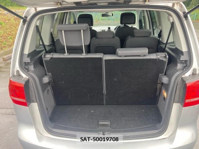 VolksWagen GOLF TOURAN 2013-09 8686926-12