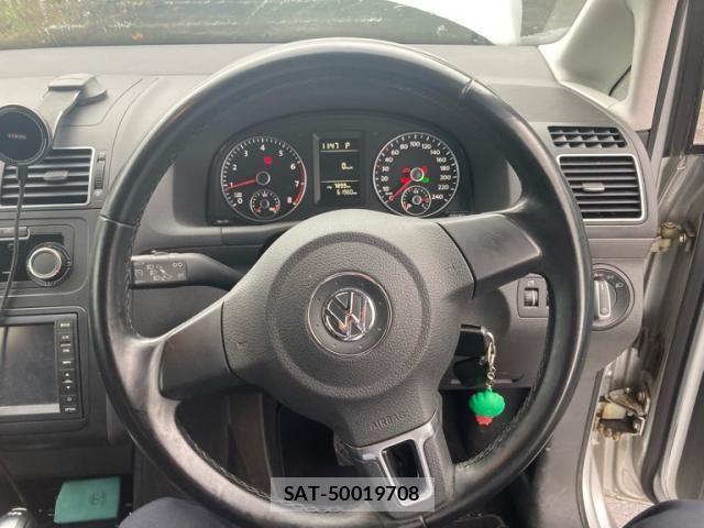 VolksWagen GOLF TOURAN 2013-09 8686926-18