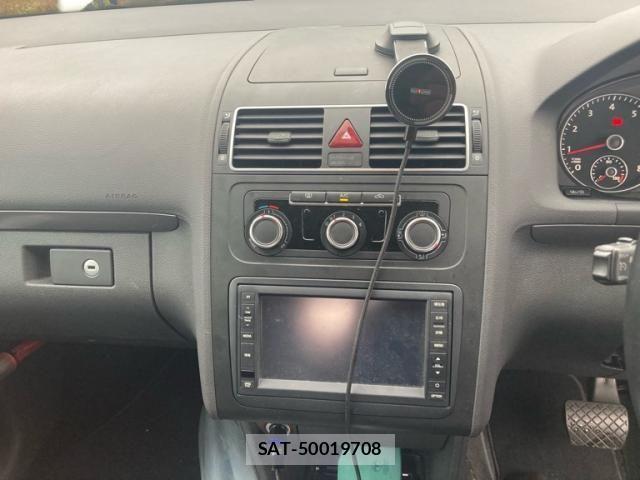 VolksWagen GOLF TOURAN 2013-09 8686926-20