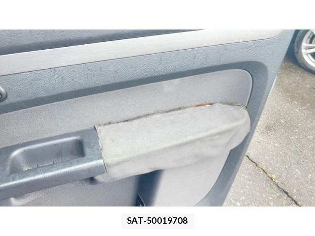 VolksWagen GOLF TOURAN 2013-09 8686926-26