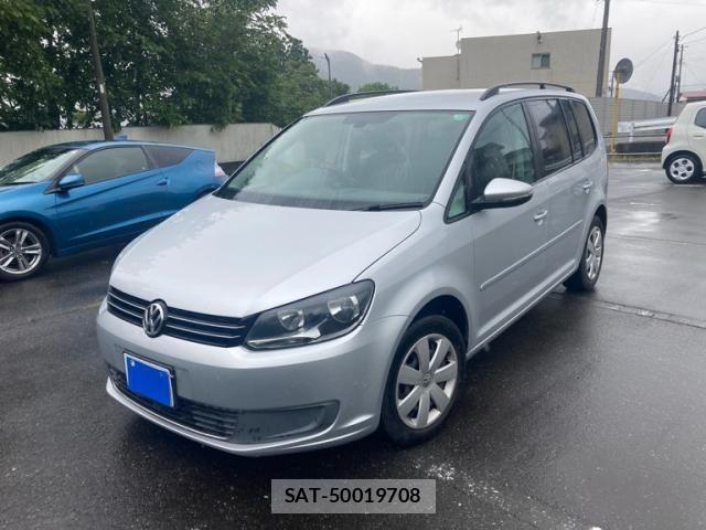 VolksWagen GOLF TOURAN 2013-09 8686926-2