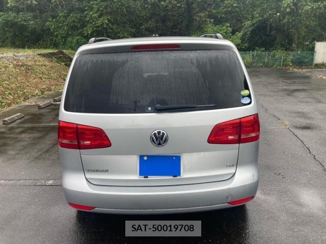 VolksWagen GOLF TOURAN 2013-09 8686926-4