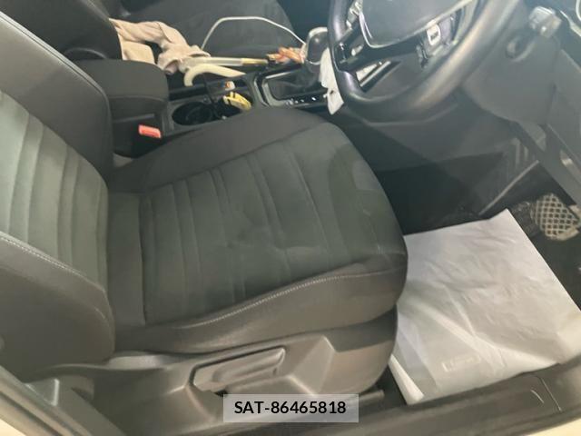 VolksWagen GOLF TOURAN 2018-11 8686924-15