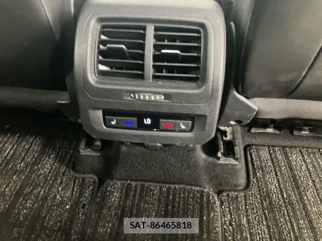 VolksWagen GOLF TOURAN 2018-11 8686924-17