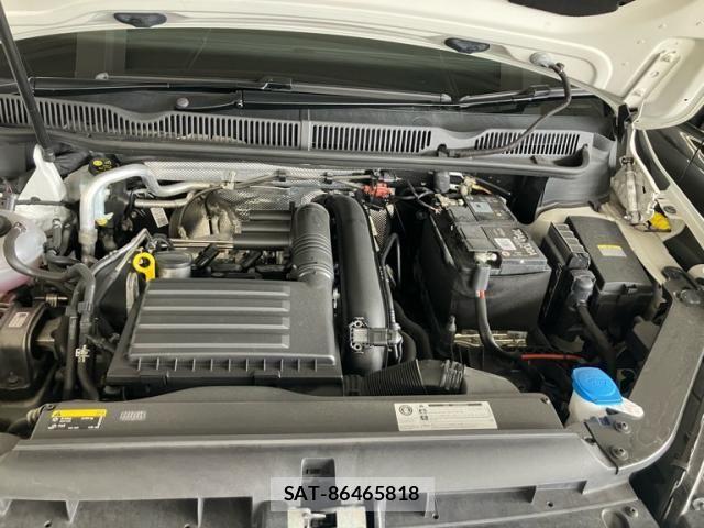 VolksWagen GOLF TOURAN 2018-11 8686924-21