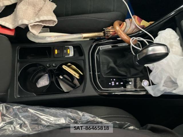 VolksWagen GOLF TOURAN 2018-11 8686924-23