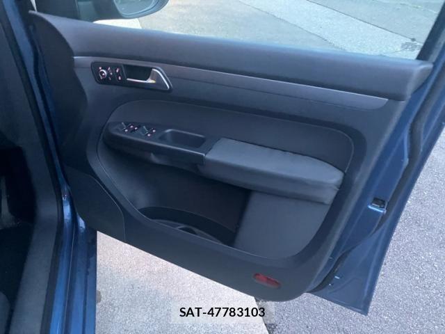 VolksWagen GOLF TOURAN 2014-01 8746854-13
