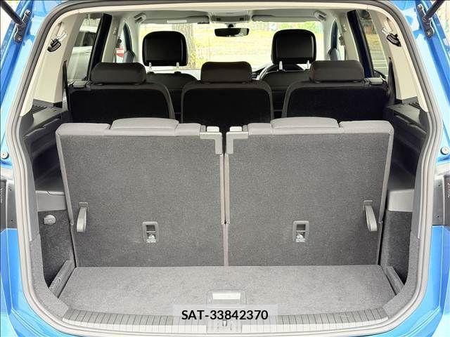 VolksWagen GOLF TOURAN 2017-03 8797929-10