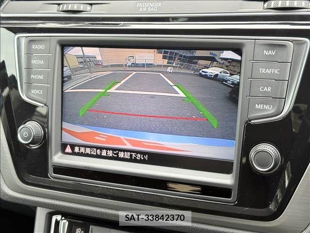 VolksWagen GOLF TOURAN 2017-03 8797929-12