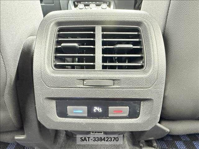 VolksWagen GOLF TOURAN 2017-03 8797929-16